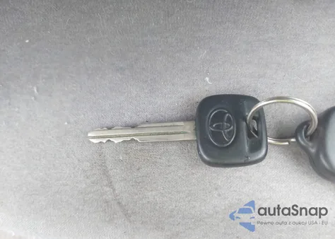 2002 Toyota Camry Le from USA, damaged, VIN 4T1BE32K02U558576